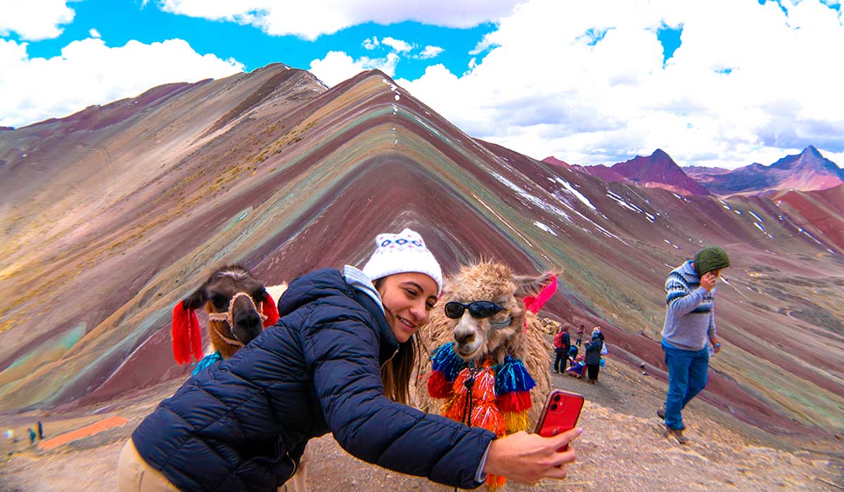 7 Colors Mountain Tour + Machu Picchu 2 days