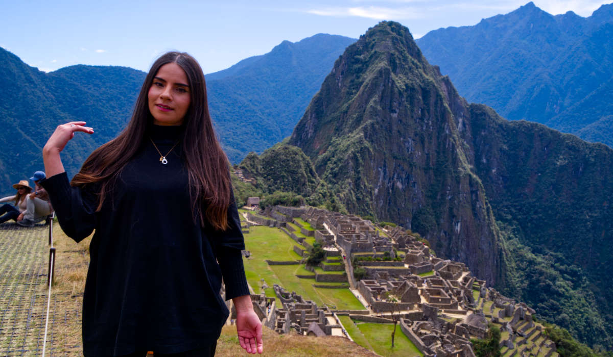 Sacred Valley + Machu Picchu + Vinicunca Tour 3 days