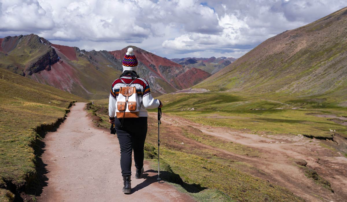 ¿Cómo es la caminata a la Montaña 7 Colores?